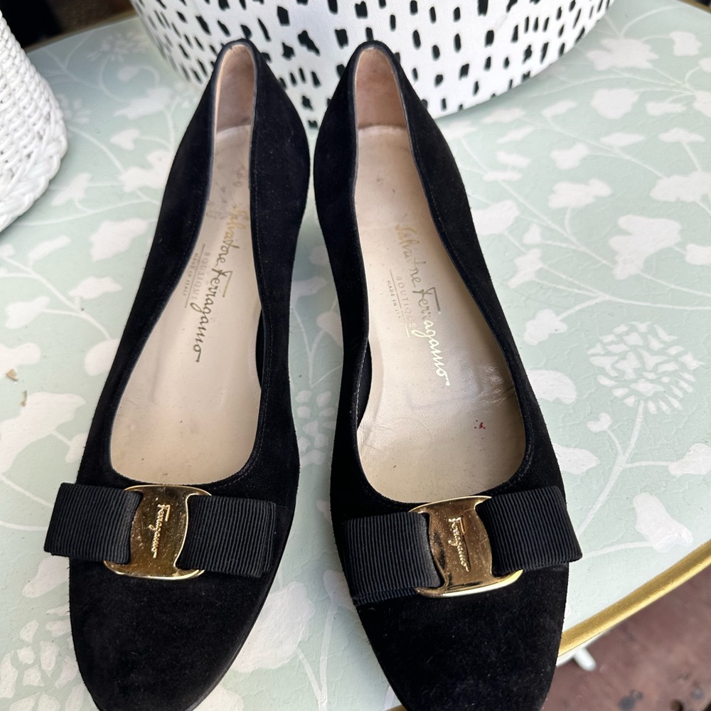 Vintage Palm Beach Chic Salvatore Ferragamo Black Flat Pump Wedge